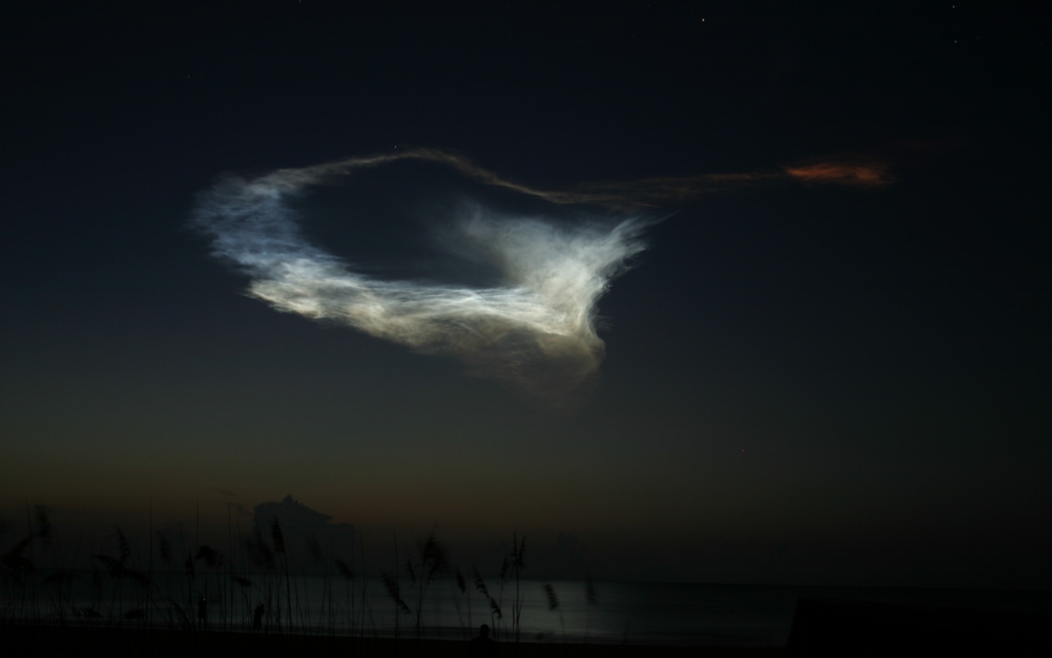 Smoke trail from launch of Phoenix Mars Mission